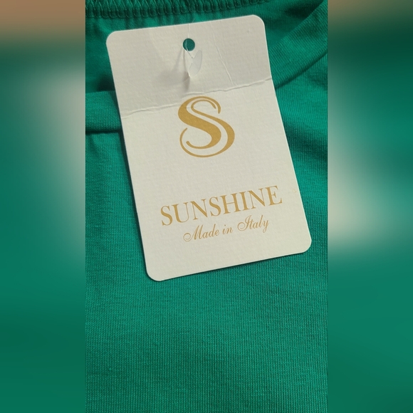 Green Ruffle Sleeve Tee - Picture 4 of 4